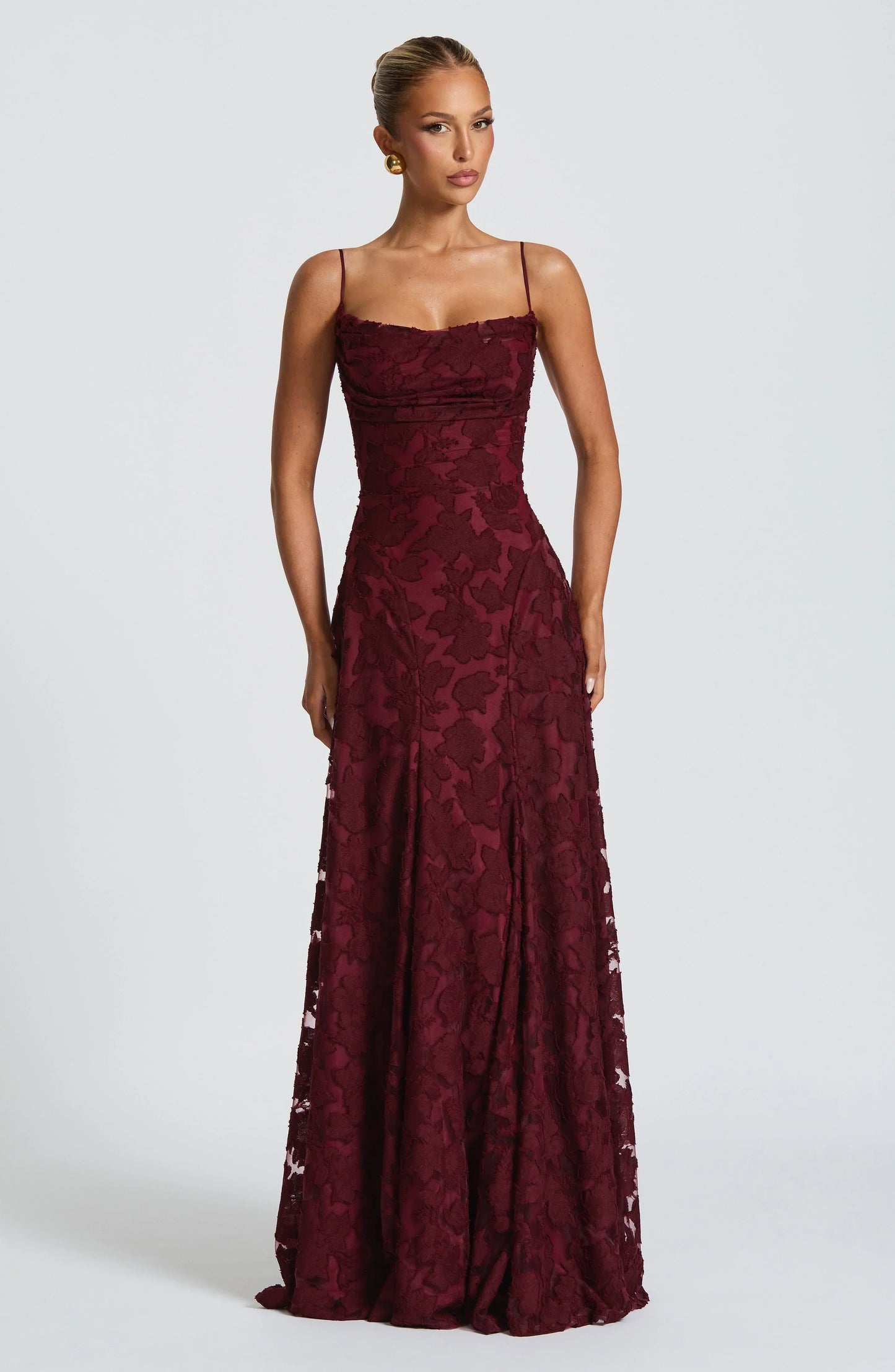 Clara Léon™ | Elegancka sukienka o długiej sylwetce